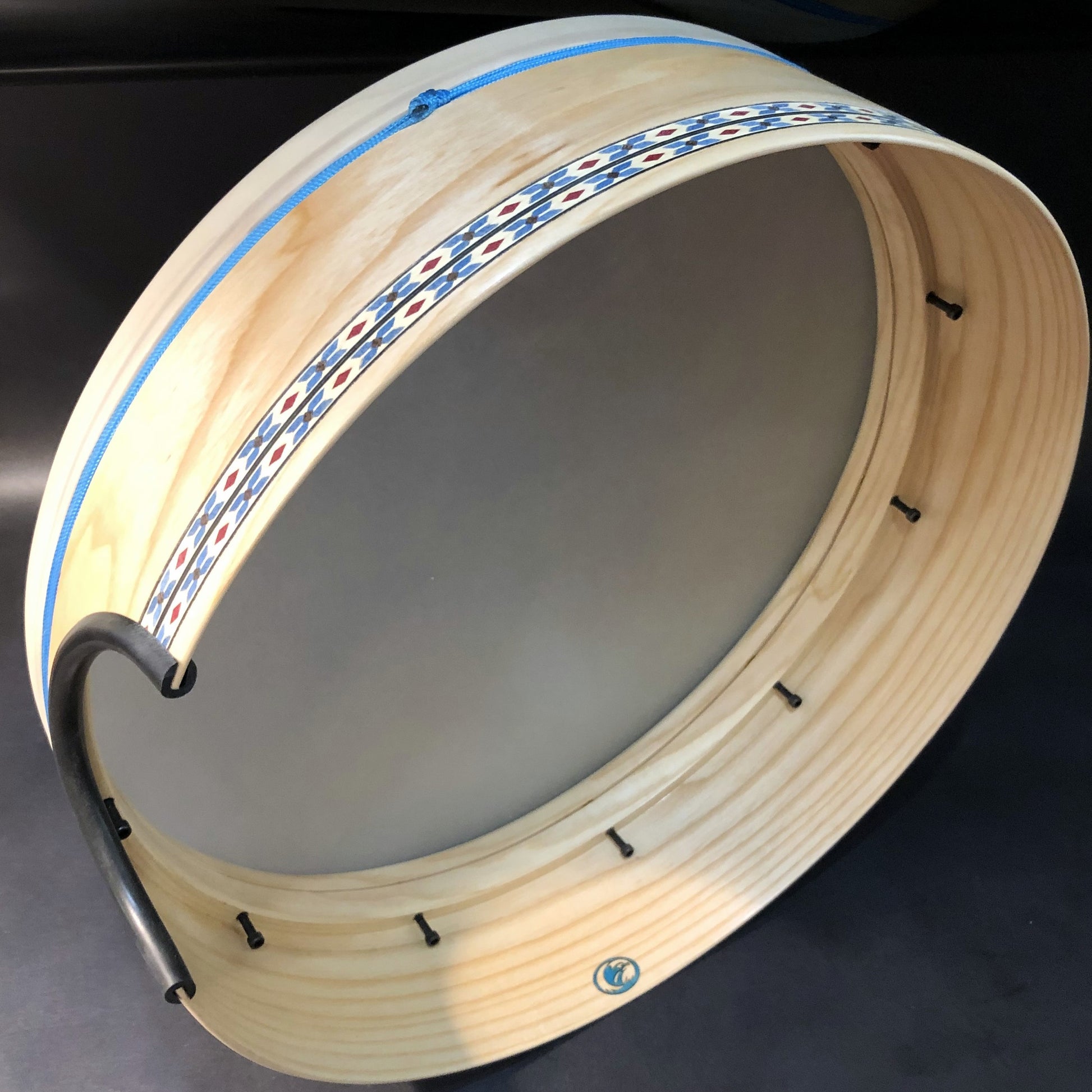 Velez Series 17" tar