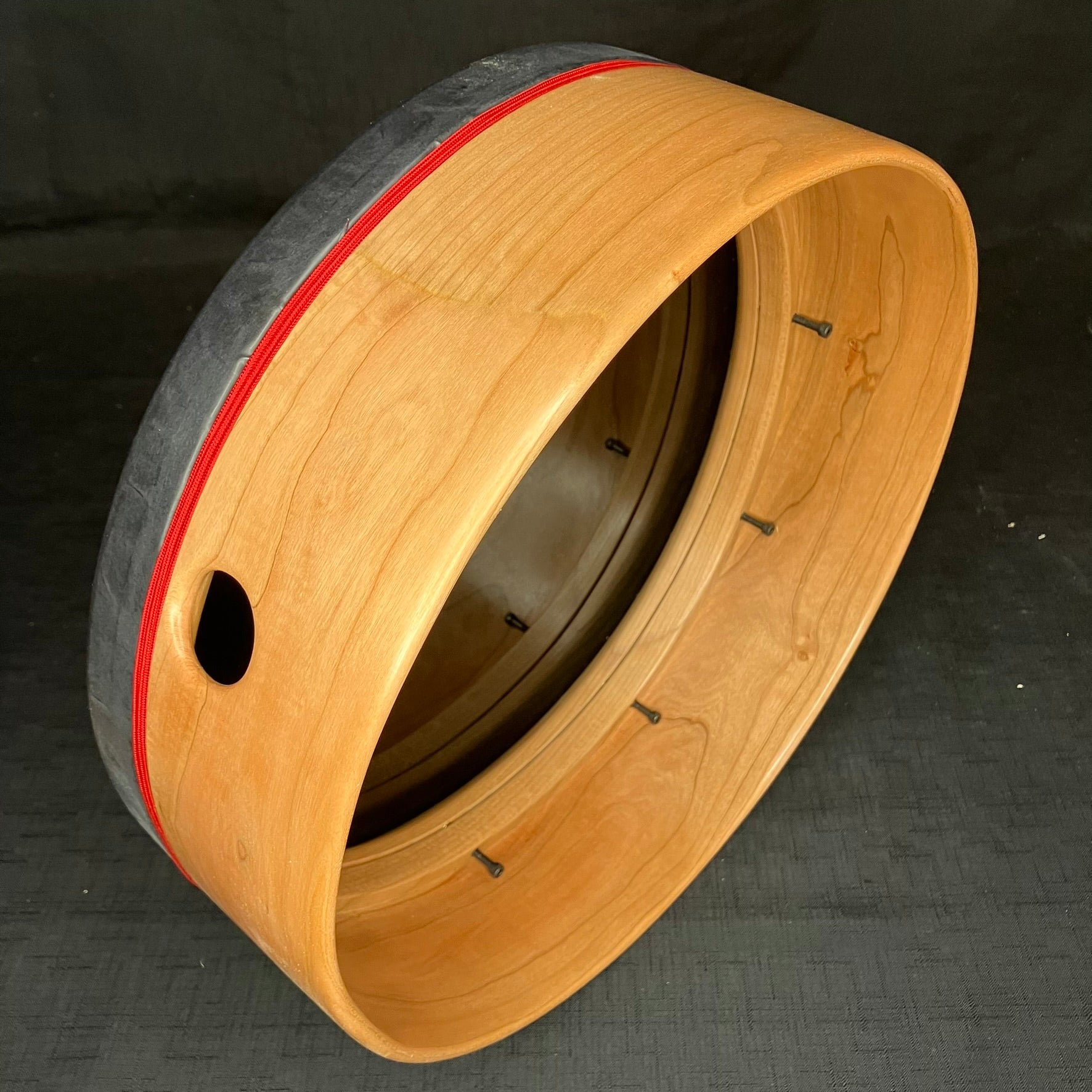 standard thumhole grip
