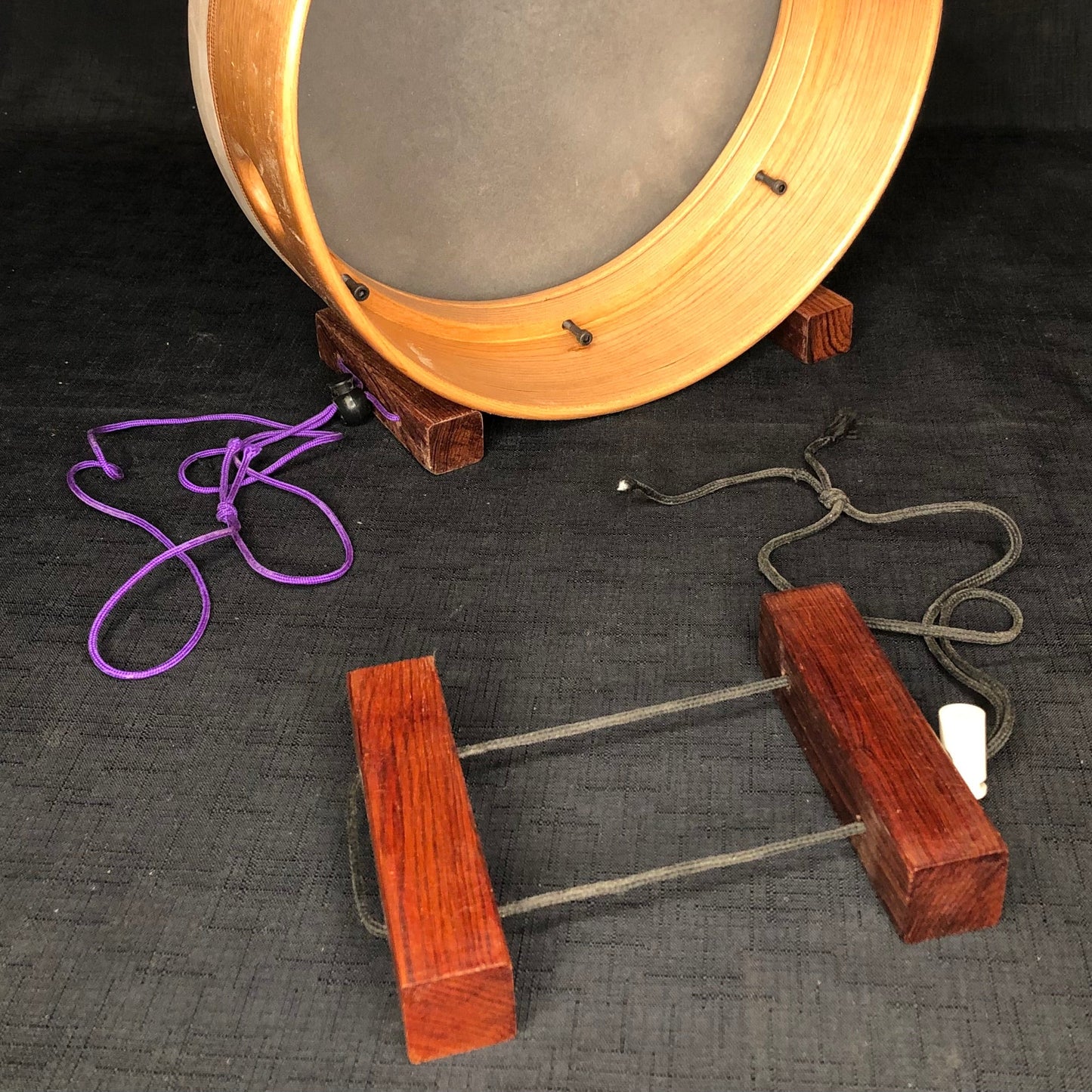 frame drum roll stop with drum